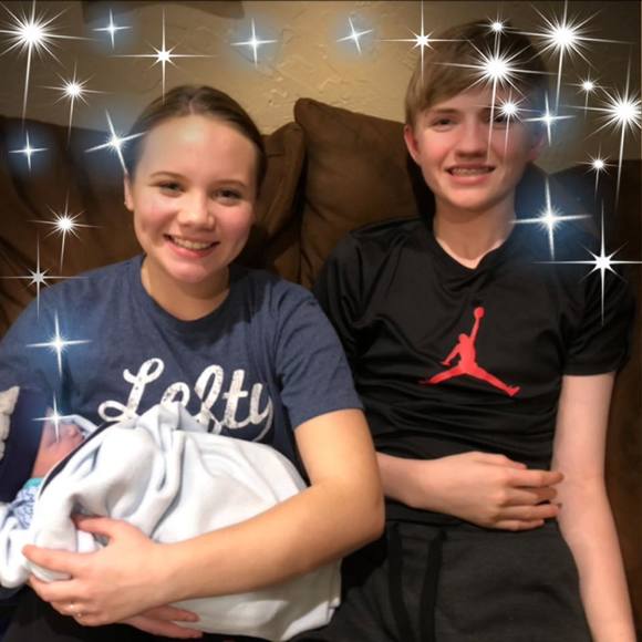 Meet your Posher, Mandi - Picture 1 of 1